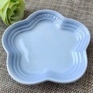 Le Creuset Stoneware Flower Petal Scalloped Trinket Dish Plate Tray